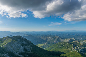 Naklejka premium The scenic viewpoint is at the top of a high mountain.