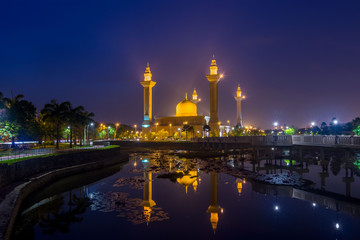 mosque scenery before sunrise