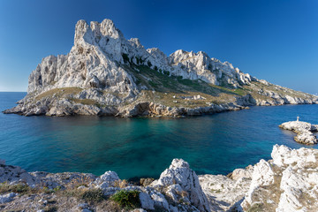 Obraz premium Bateaux mer les goudes bleu émeraude rocher île