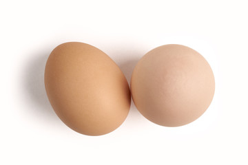 Ekologiczne jajka na białym tle © piotrszczepanek