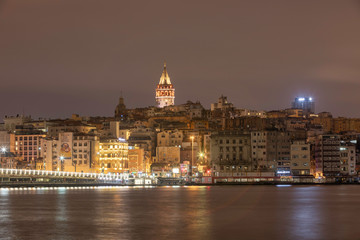 Fototapeta na wymiar night view of Istanbul with Galata tower