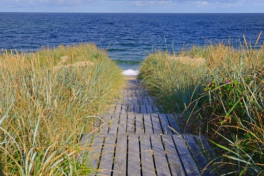 Boardwalk to the beach, Rantum sand dunes, Sylt, North Frisian Islands, North Frisia, Schleswig-Holstein, Germany, Europe