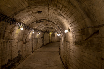 Fototapeta na wymiar old tunnel