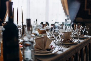 Glass glasses on the table. Glass in the restaurant.