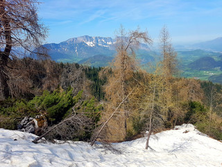 Bergwandern in Berchtesgaden mit Sicht auf die Alpen 