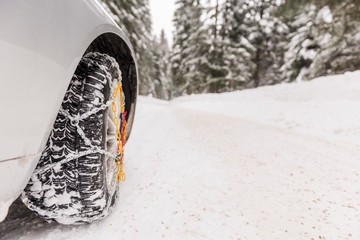 car snow chains