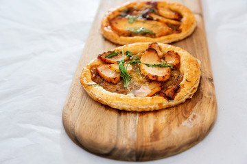 VEGETABLE PIE WITH CHERRY TOMATOES, GRILLED PEPPERS AND COURGETTES