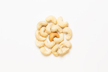Composition of dry and roasted cashews