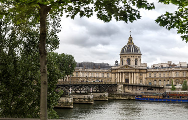 Fototapeta premium Puente de las Artes cuando tenía candados del amor, París, Francia