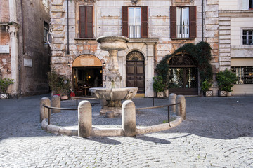 Roma, fontana di Piazza San Simeone