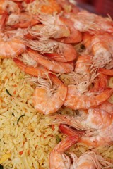 Shrimp fried rice with vegetables is delicious.