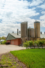 Futtersilos eines Schweinestalls - AGRARFOTOS