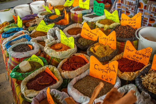 &eacute;tal du march&eacute; aux &eacute;pices en Guadeloupe