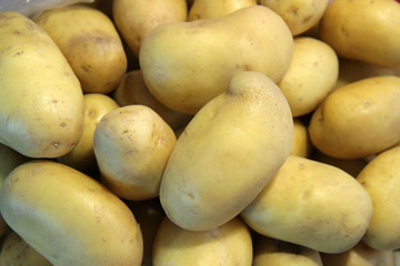 pile of fresh potatoes