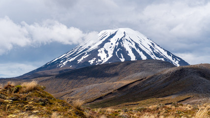 Fototapeta premium Mount Ngauruhoe in Tongariro National Park in New Zealand