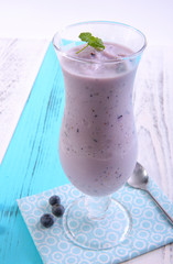 Milkshake milk tea drink features