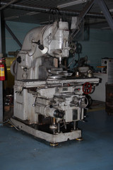 Drilling and milling industrial machine