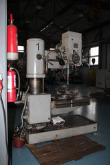 Drilling and milling industrial machine