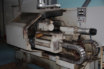 Drilling and milling industrial machine