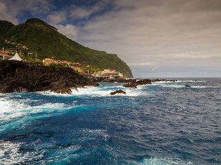 Blick auf die Küste bei Porto Moniz