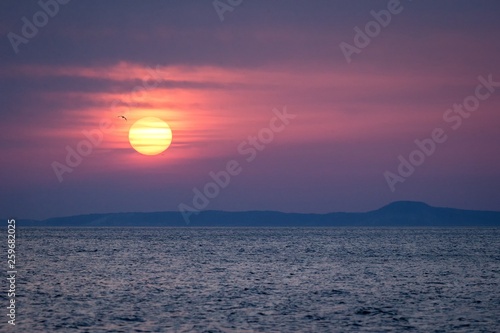 640 Koleksi Wallpaper Romantic Sunrise Gratis Terbaik