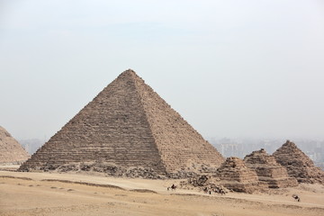 Obraz na płótnie Canvas Great Egyptian pyramids in Giza, Cairo