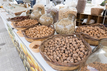 Walnüsse auf dem Markt