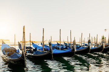 Fototapeta na wymiar Gondeln im Venedig Urlaub in Italien am San Giorgio Maggiore