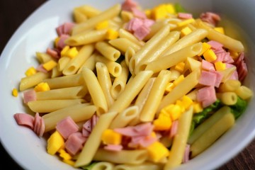 Ensalada de pasta macarrones