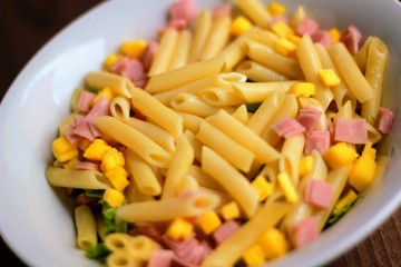 Ensalada de pasta macarrones