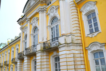 Fototapeta premium facade of a building