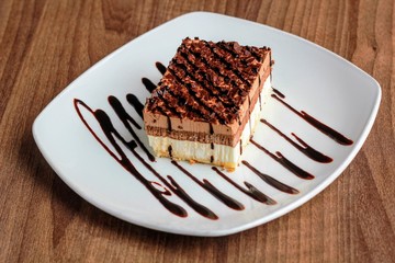 Tarta tres chocolates