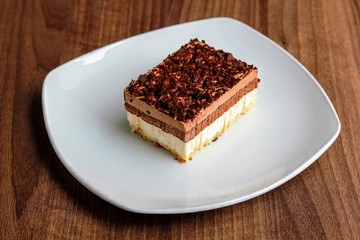 Tarta tres chocolates