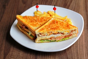 Sandwich pollo mixto