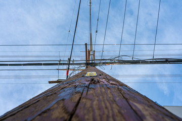 Electricity pole communication services and clean wiring on the pole