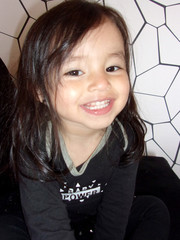 Joli sourire enfant 2 ans dents de lait