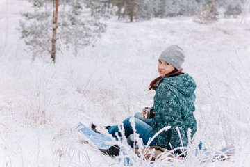 Fototapeta na wymiar portrait of a girl in winter