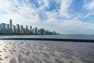 Naklejka premium panoramic city skyline with empty square
