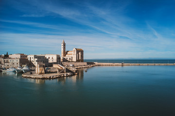 Obraz premium TRANI - ITALY / JANUARY 2018 : Life in the beautiful fishermen's village