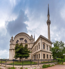 Fototapeta na wymiar Dolmabahce Camii, Dolmabahce mosque, Bezmialem Valide Sultan Camii Istanbul, Turkey