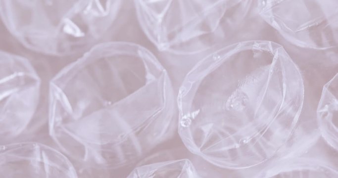 Wrapping film with bubbles