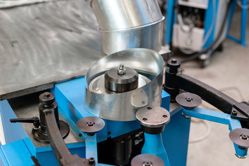production rolling tool, electric machine. the production of ventilation and gutters. Tool and bending equipment for sheet metal. manufacture or a demonstration stand in the store