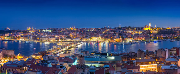 Fototapeta na wymiar Wonderful panoramic view of Istanbul - Landscape from Galata Tower
