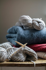 Fototapeta na wymiar Knitting needles and yarn 
