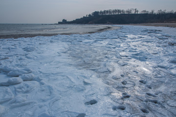 the great wall in freezing ocean