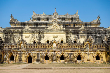 Obraz premium Maha Aungmye Bonzan Monastery