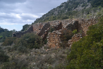 Fototapeta na wymiar Miniera abbandonata di Corona Arrubia