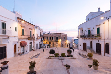 Obraz premium Stadtzentrum von Ostuni, Apulien, Italien