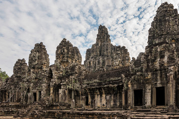 Obraz premium Angkor Wat is a temple complex in Siem Reap, Cambodia.
