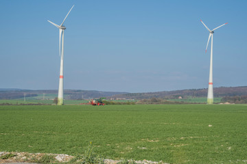 Windrad Landschaft Landwirtschaft Traktor